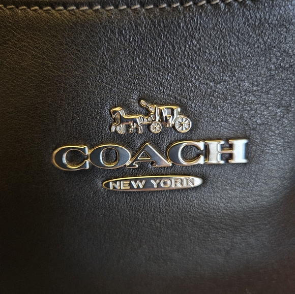 Coach Crossbody Bag - Picture 4 of 9